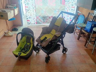 Carro de bebé con Maxi-Cosi y bolso