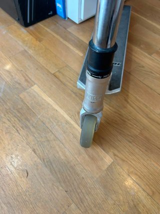 Patinete NKD Plateado