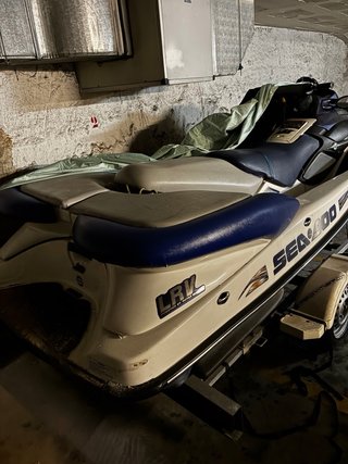 Moto de agua Sea-Doo LRV 4 plazas.