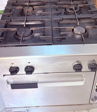 Cucina professionale Zanussi 4 fuochi + forno