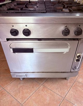 Cucina professionale Zanussi 4 fuochi + forno