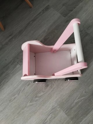 Carretto giocattolo per bambole