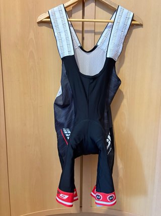 Equipación Ciclismo Mendiz Racing Team