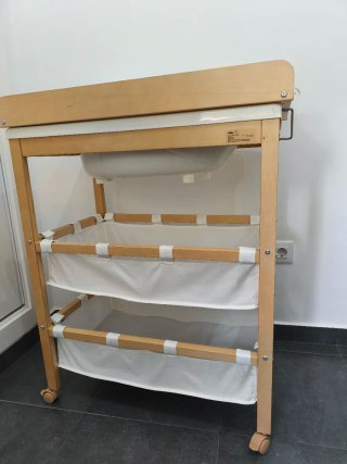 Cambiador con bañera para bebé