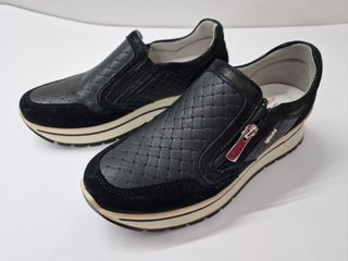 Sneakers Igi&Co memory foam vera pelle 37