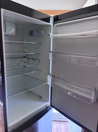 Nevera Combi Inox - Funciona, Puerta a Reparar