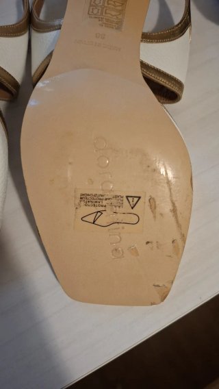 Sandalias Doralati Blancas y Doradas
