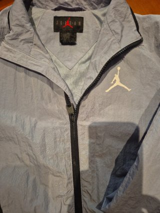 Chaqueta Jordan Deportiva Verano Gris Negra