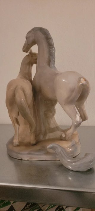 Figura Porcelana Pareja Caballos