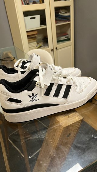 Zapatillas Adidas Forum Blancas y Negras t:45 1/3