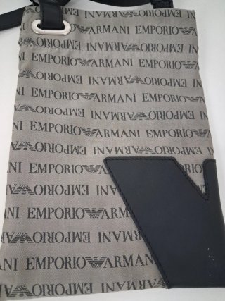 Bolso bandolera Emporio Armani gris y negro