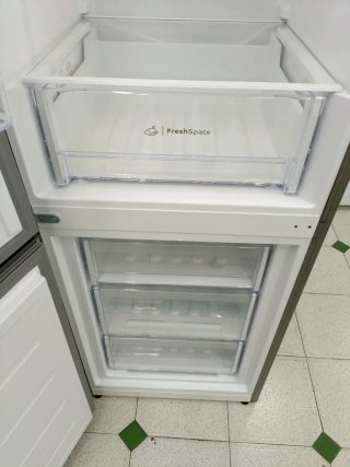 Nevera marca Indesit 189/60cm clase E con garantia