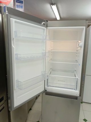 Nevera marca Indesit 189/60cm clase E con garantia
