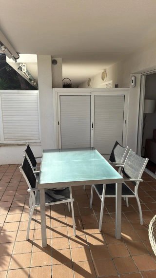 Mesa cristal y 4 sillas exterior