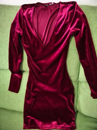 Vestido de fiesta rojo de terciopelo