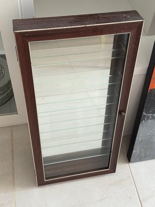 Vitrina de madera y cristal 58x30 cm