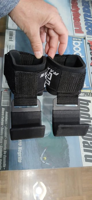 Ganchos de gimnasio para levantamiento de pesas
