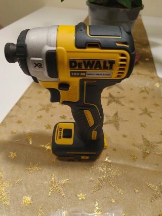 Atornillador de impacto Dewalt 18V XR Brushless