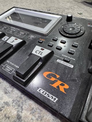 Roland GR-55 Guitar Synthesizer Pedalera