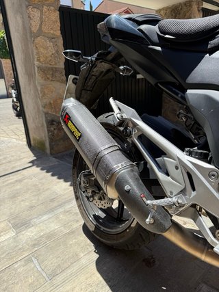 Escape Akrapovič Z800e homologado