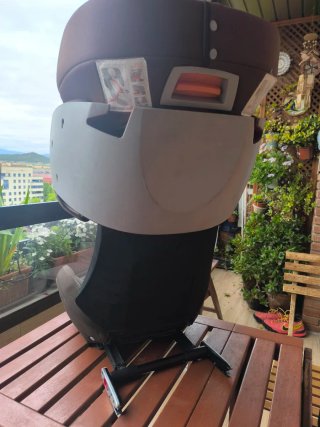 Elevador Cybex Isofix Marrón