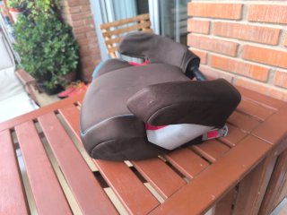 Elevador Cybex Isofix Marrón