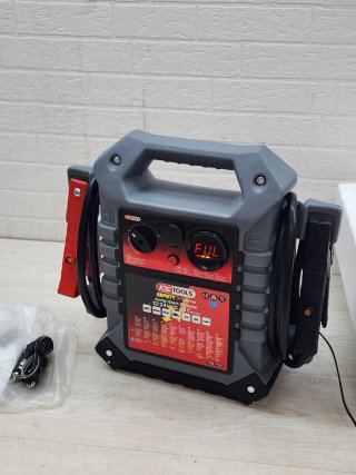 Batería de arranque de 12 V y 24 V KS Tools