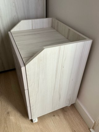 Armario puertas correderas y mueble cajonera.