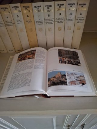 Historia de España en 12 volúmenes
