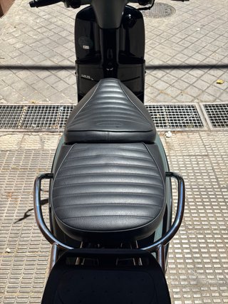 Peugeot Django Gris Scooter Automática