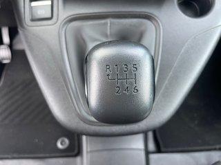 Peugeot Rifter BlueHDi 100 cv. -Av. Motor- 7.500€