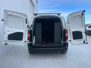 Peugeot Rifter BlueHDi 100 cv. -Av. Motor- 7.500€