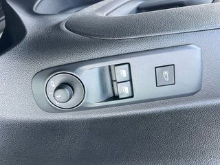 Peugeot Rifter BlueHDi 100 cv. -Av. Motor- 7.500€