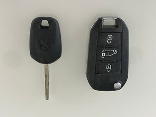 Peugeot Rifter BlueHDi 100 cv. -Av. Motor- 7.500€