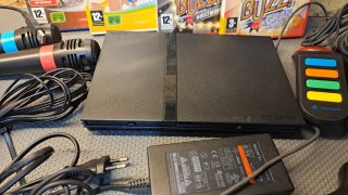 Playstation 2 Slim + 2 Micros + Buzz