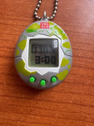 Tamagotchi Mini Uniqlo Edition Bandai 2004