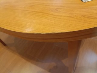 Mesa de comedor ovalada y 4 sillas