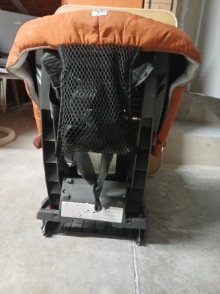 Silla coche Renault naranja y gris