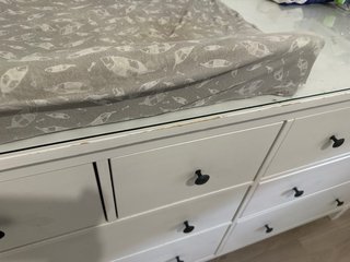 Comoda hemnes ikea con cristal 8 cajones