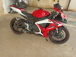 Suzuki GSX-R 600 Roja y Blanca
