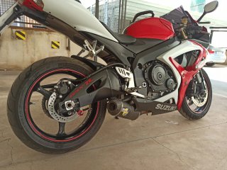Suzuki GSX-R 600 Roja y Blanca