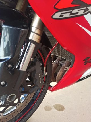 Suzuki GSX-R 600 Roja y Blanca