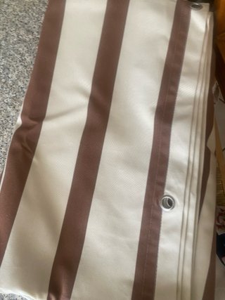 Tenda da sole a righe beige e marroni