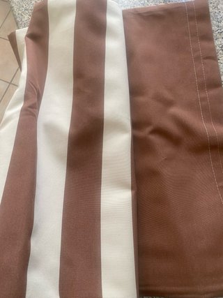 Tenda da sole a righe beige e marroni