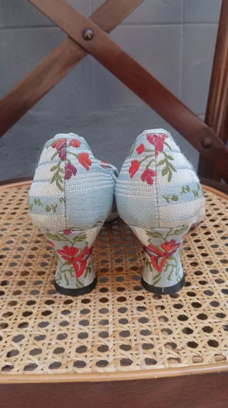 Zapatos de fallera bordados