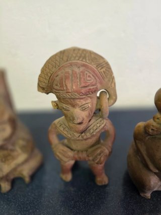 Figuras antiguas de cerámica