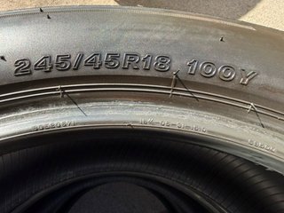 Neumáticos Bridgestone 245/45/18 100Y