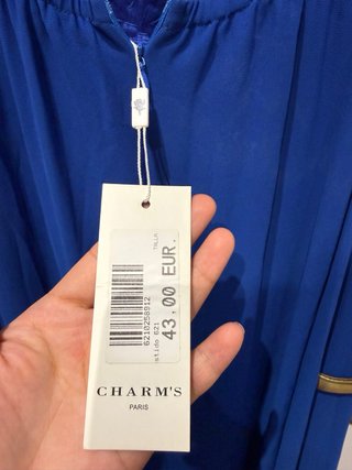 Vestido de fiesta azul con pedrería