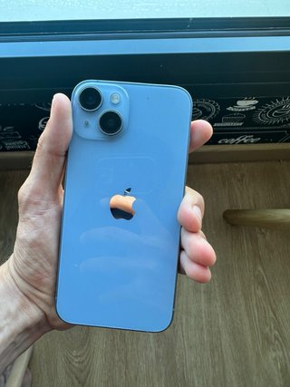 iPhone 14 con caja