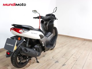 YAMAHA NMAX